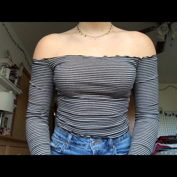 Off Shoulder Top - Picture 3 of 4